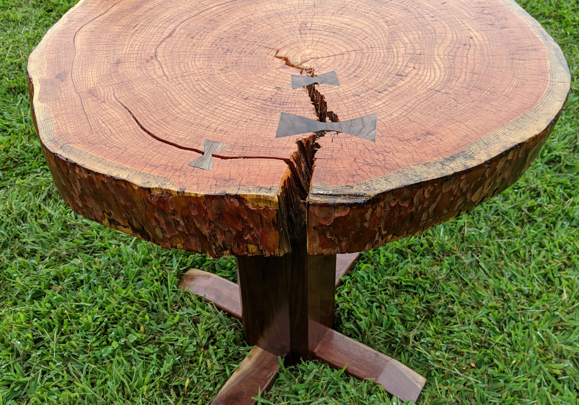 Round live-edge slab table
